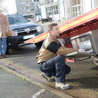 tow truck in the street